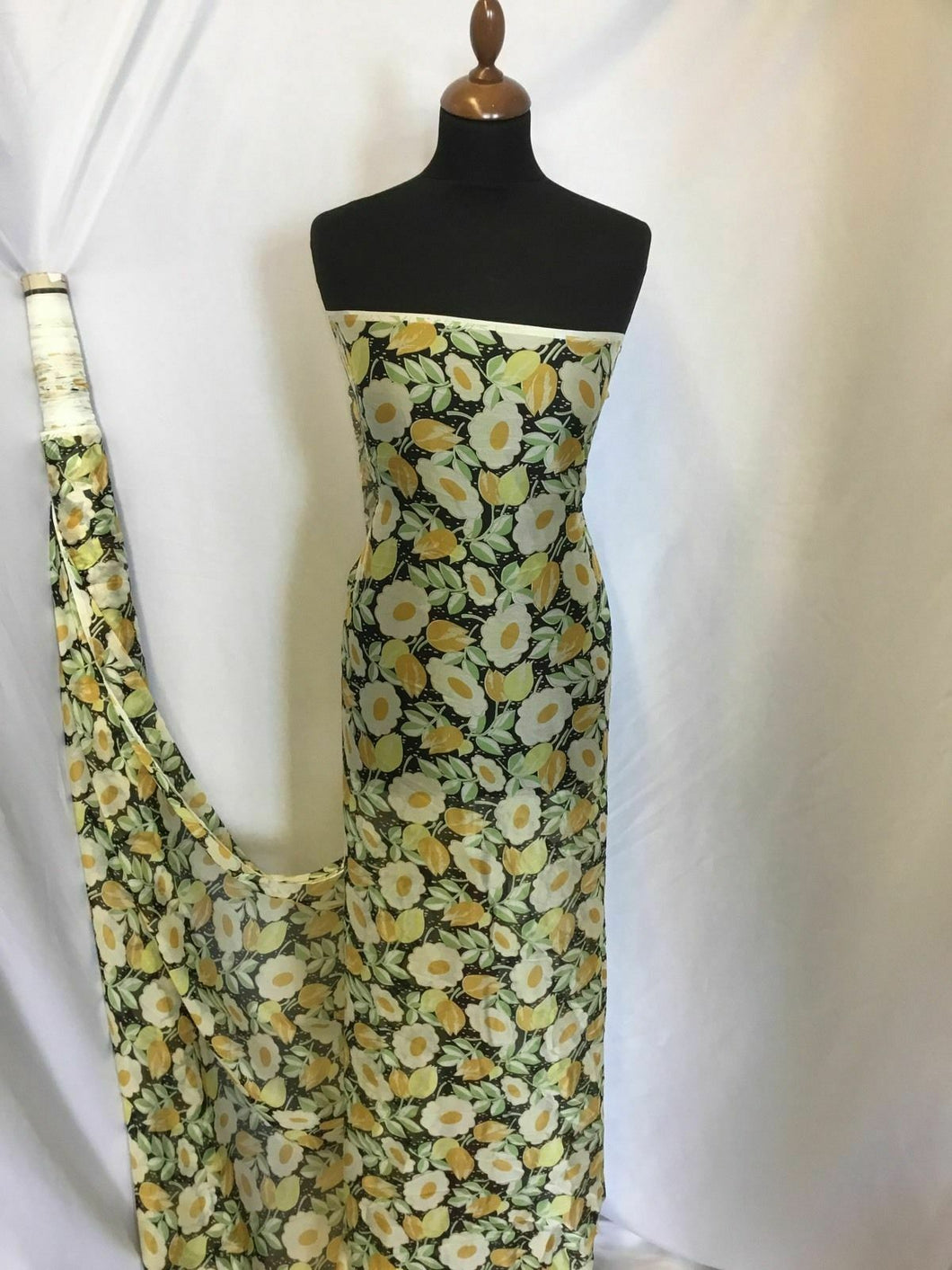 NEW 100% Silk Chiffon Floral Leaves Fabric 53