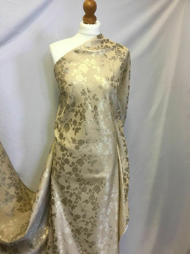 NEW Italian Silky Rose BROCADE GORGEOUS JACQUARD LUREX Fabric Dress Film Costume
