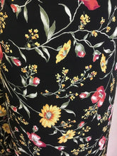 Load image into Gallery viewer, NEW Beautiful Designer German Viscose Floral Print Fabric 58&#39;&#39;149 cm Dress Art