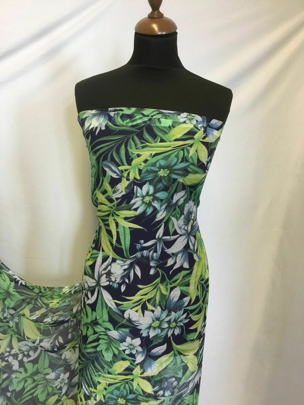 NEW Designer Multicolored Floral Chiffon Print Fabric 58'' 148 cm Dress Craft